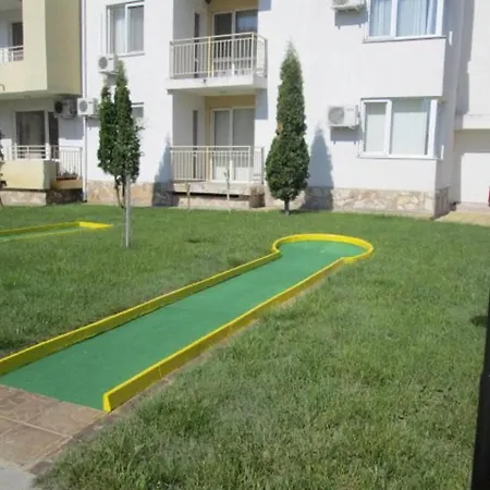 - Sleeps 6 Pet Friendly & 6 Pools Apartamento Sunny Beach