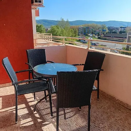 - Sleeps 6 Pet Friendly & 6 Pools